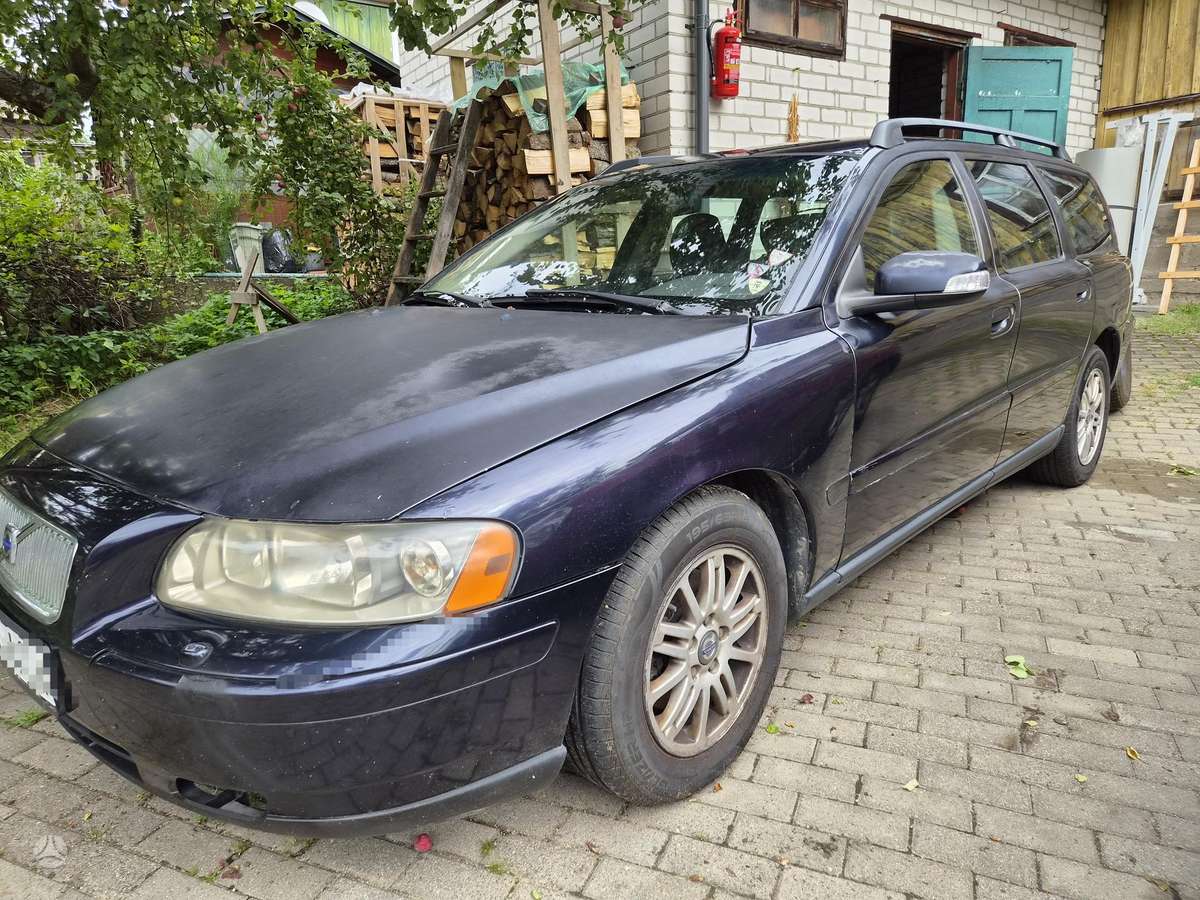 Volvo V70 2008 — салон