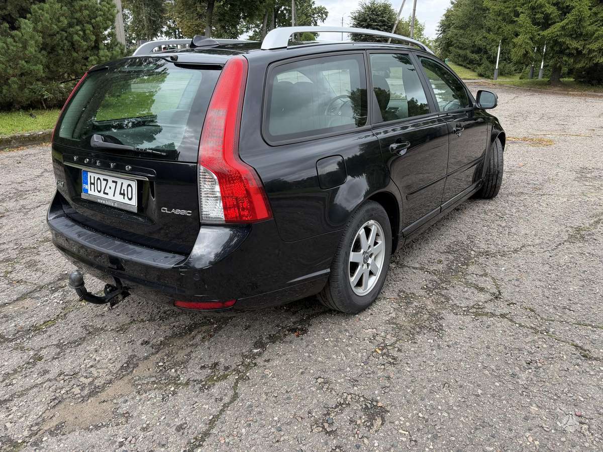 Volvo V50 2011 — двигун 1560 cm³, 114 HP (84kW)