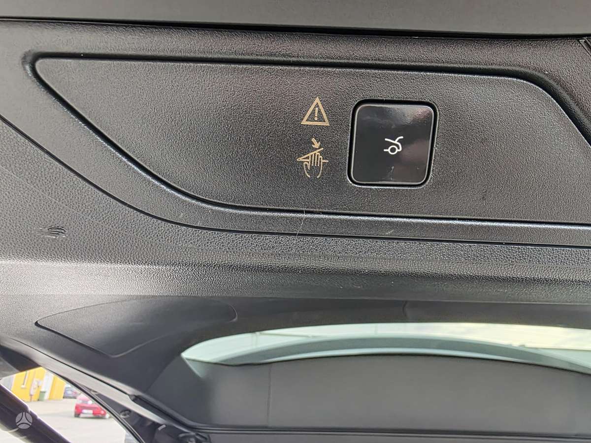 Citroen C4 2015 — photo 12