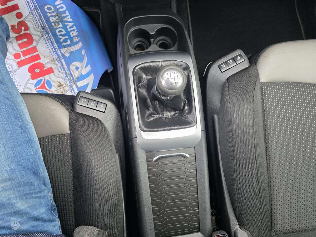 Citroen C4 2015 — photo 16