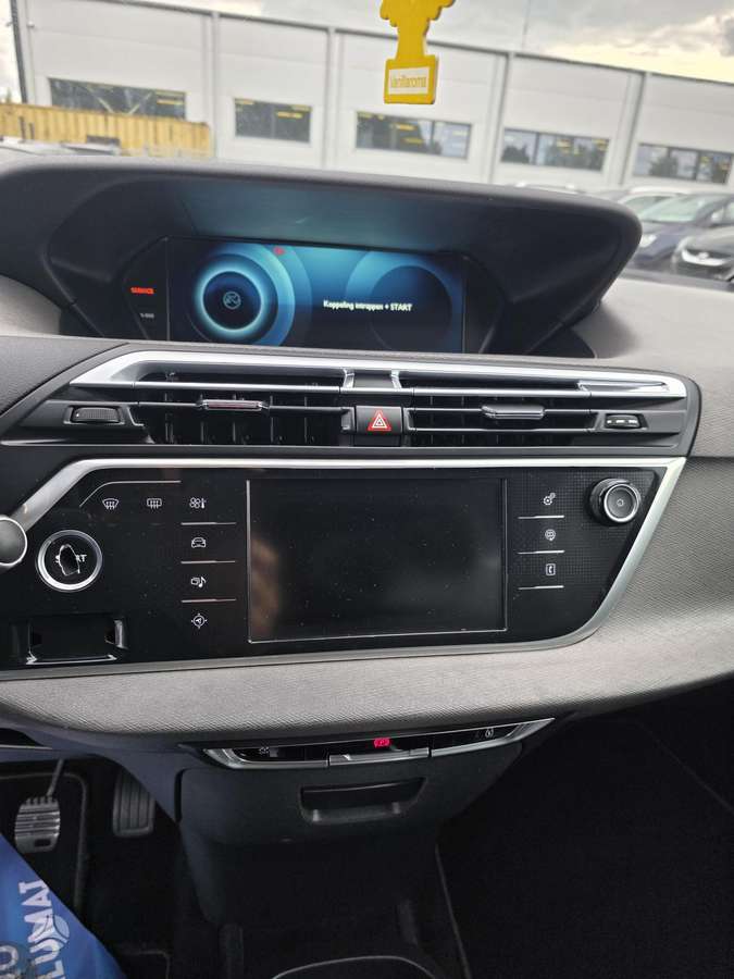 Citroen C4 2015 — photo 17