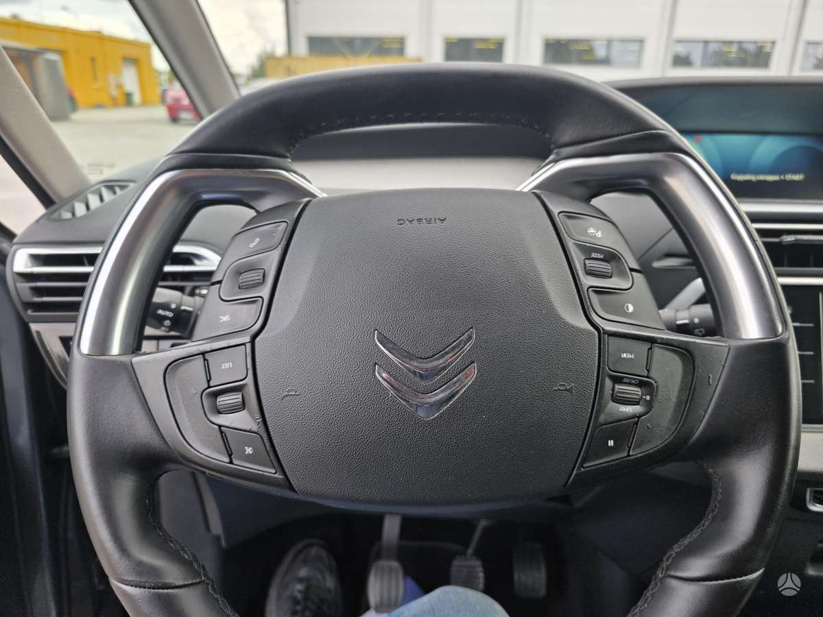 Citroen C4 2015 — photo 18