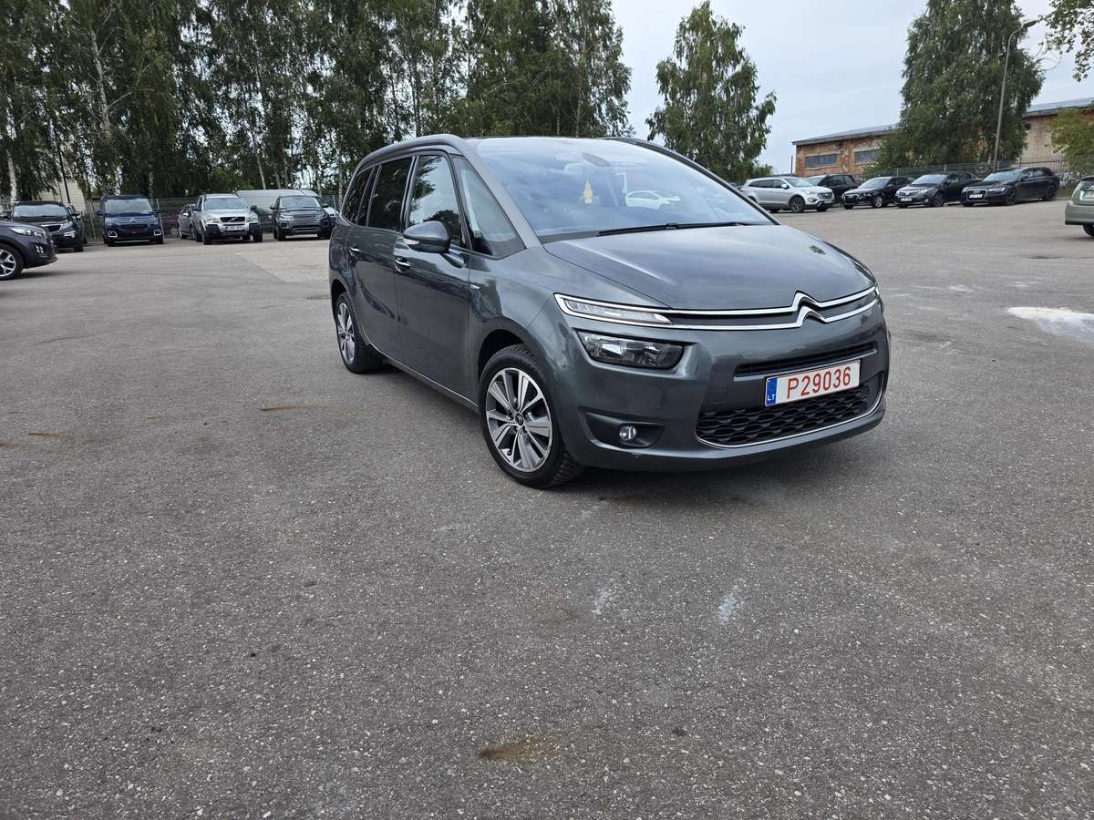 Citroen C4 2015 — interior