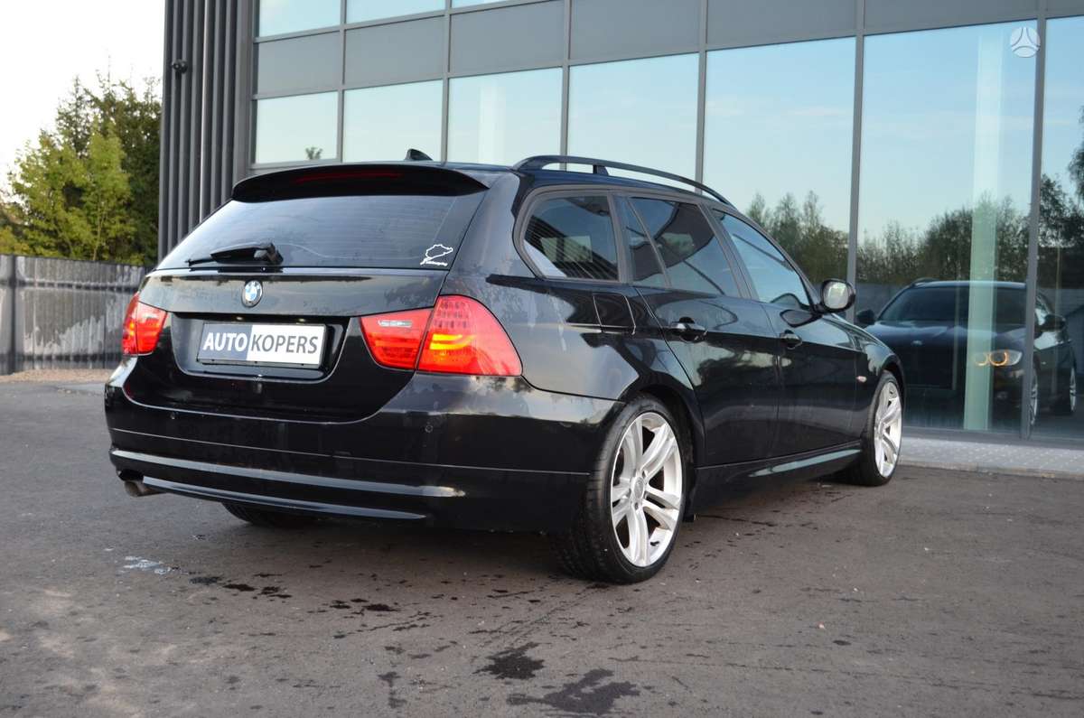 BMW 320 2009 — engine 1998 cm³, 143 HP (105kW)