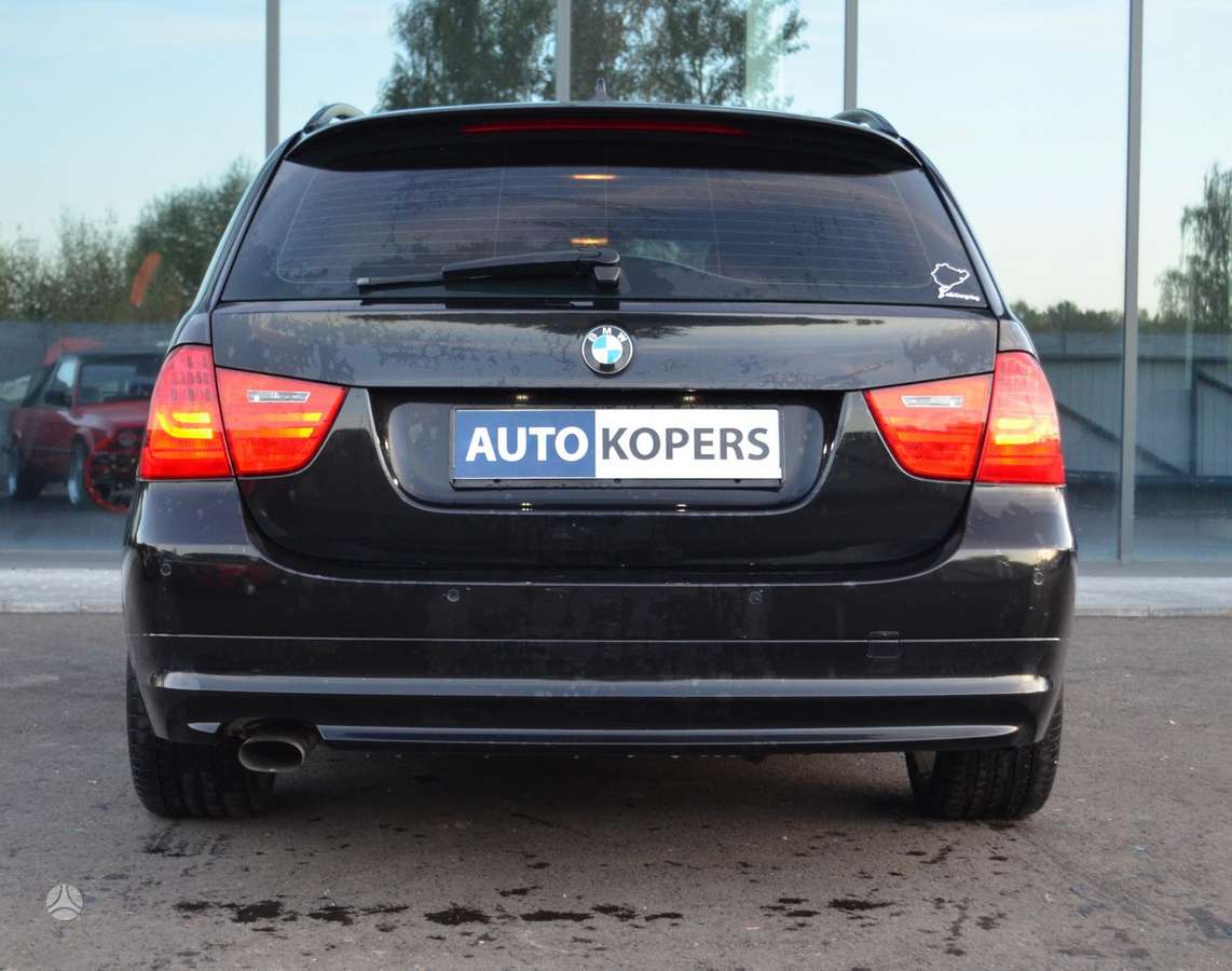 BMW 320 2009 — photo 5