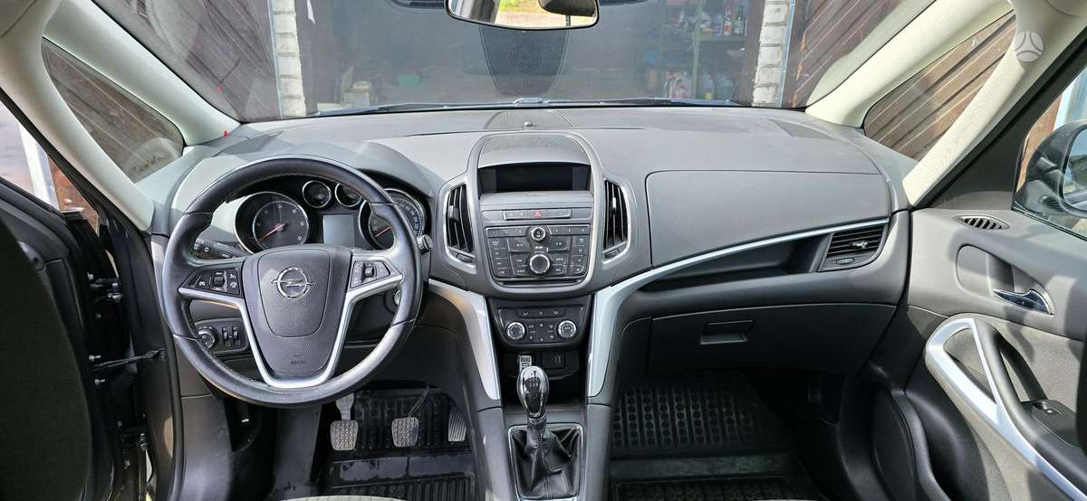 Opel Zafira 2012 — фото 10