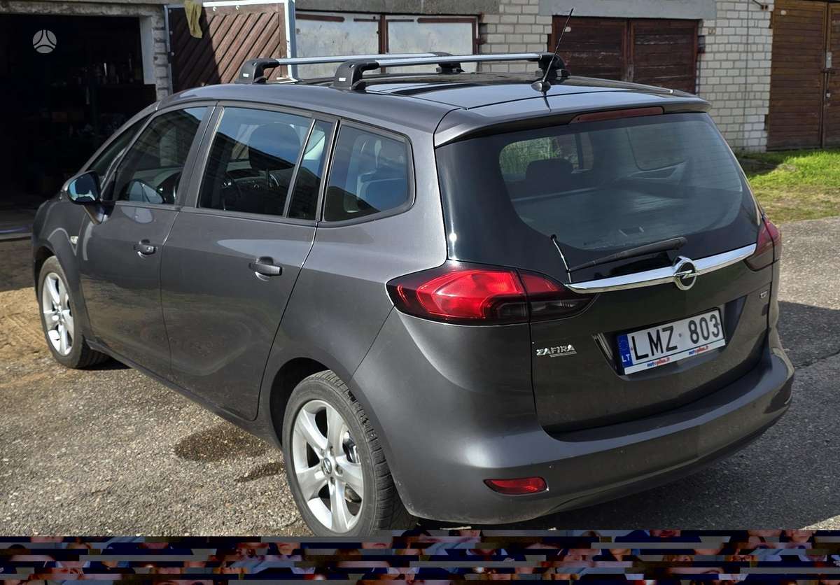 Opel Zafira 2012 — двигун 1956 cm³, 131 HP (96kW)
