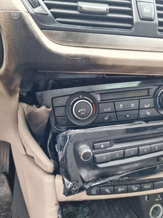 BMW X1 2015 — фото 10