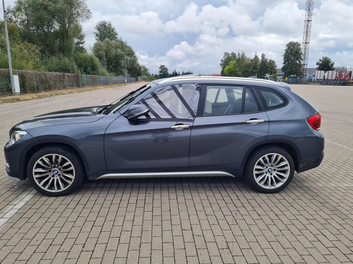 BMW X1 2015 — фото 8