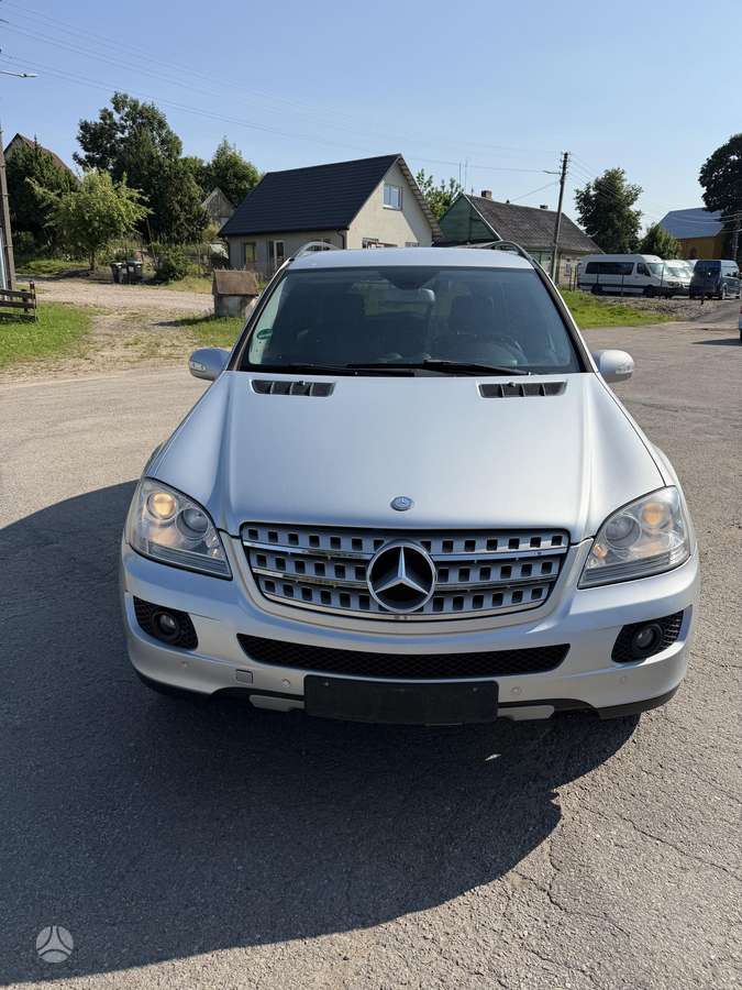 Mercedes-Benz ML320 2007 — вигляд ззаду