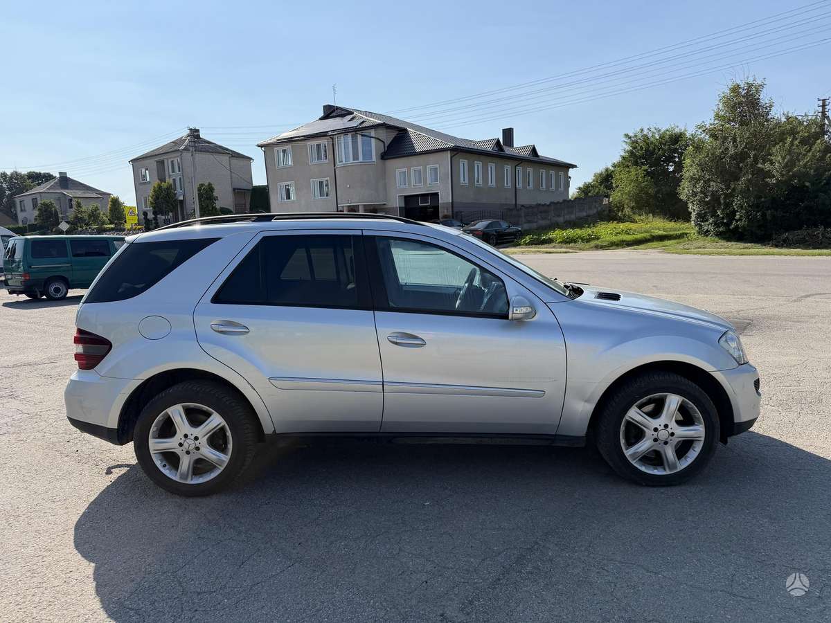 Mercedes-Benz ML320 2007 — двигун 2987 cm³, 224 HP (165kW)