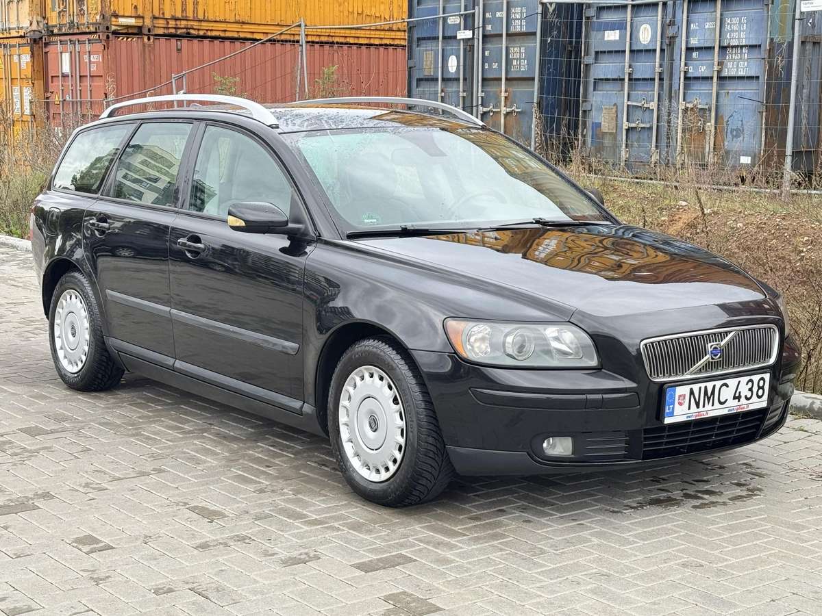 Volvo V50 2005 — вигляд ззаду