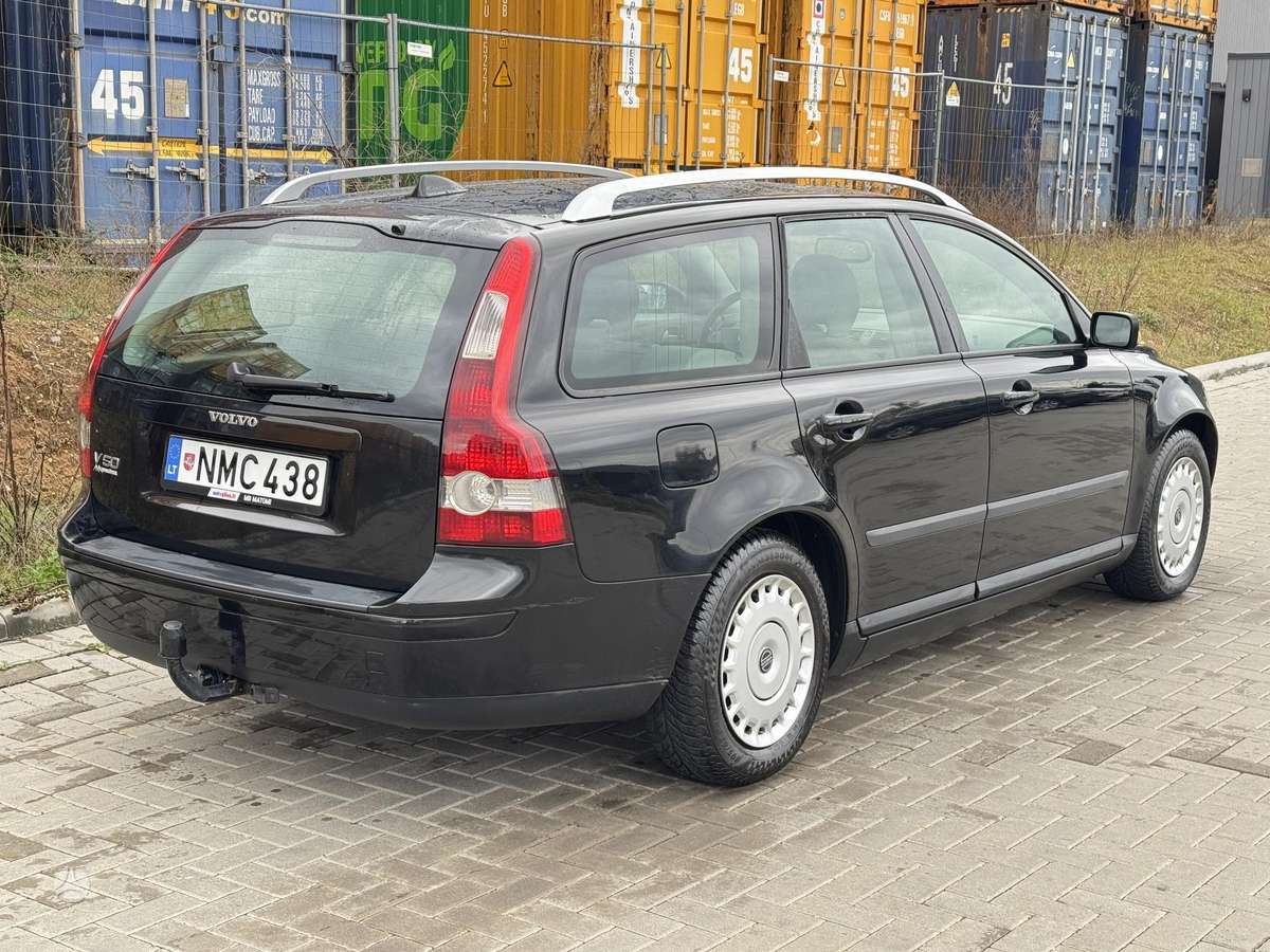 Volvo V50 2005 — салон
