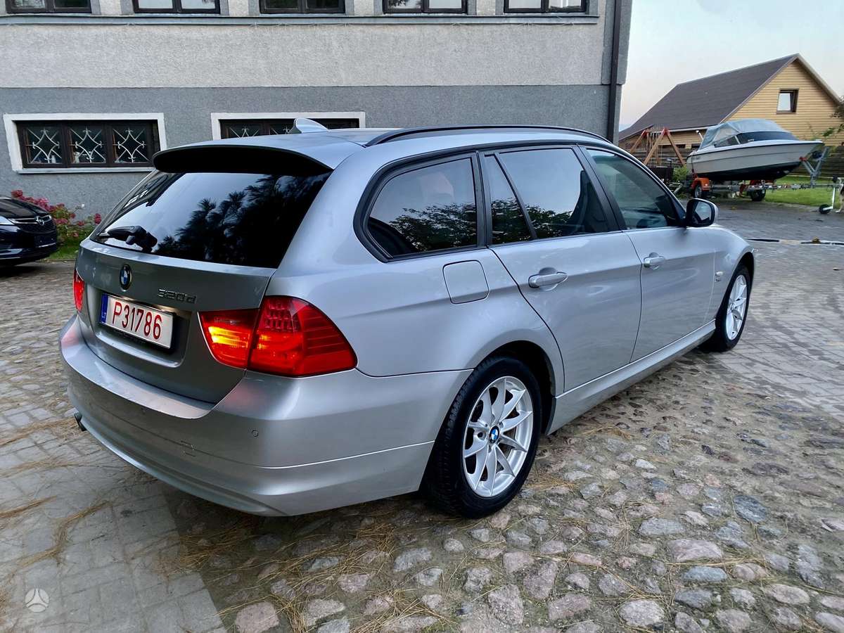 BMW 320 2011 — двигун 1995 cm³, 184 HP (135kW)