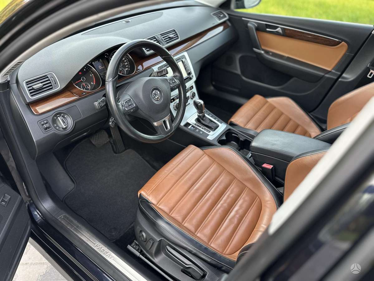 Volkswagen Passat 2012 — photo 12