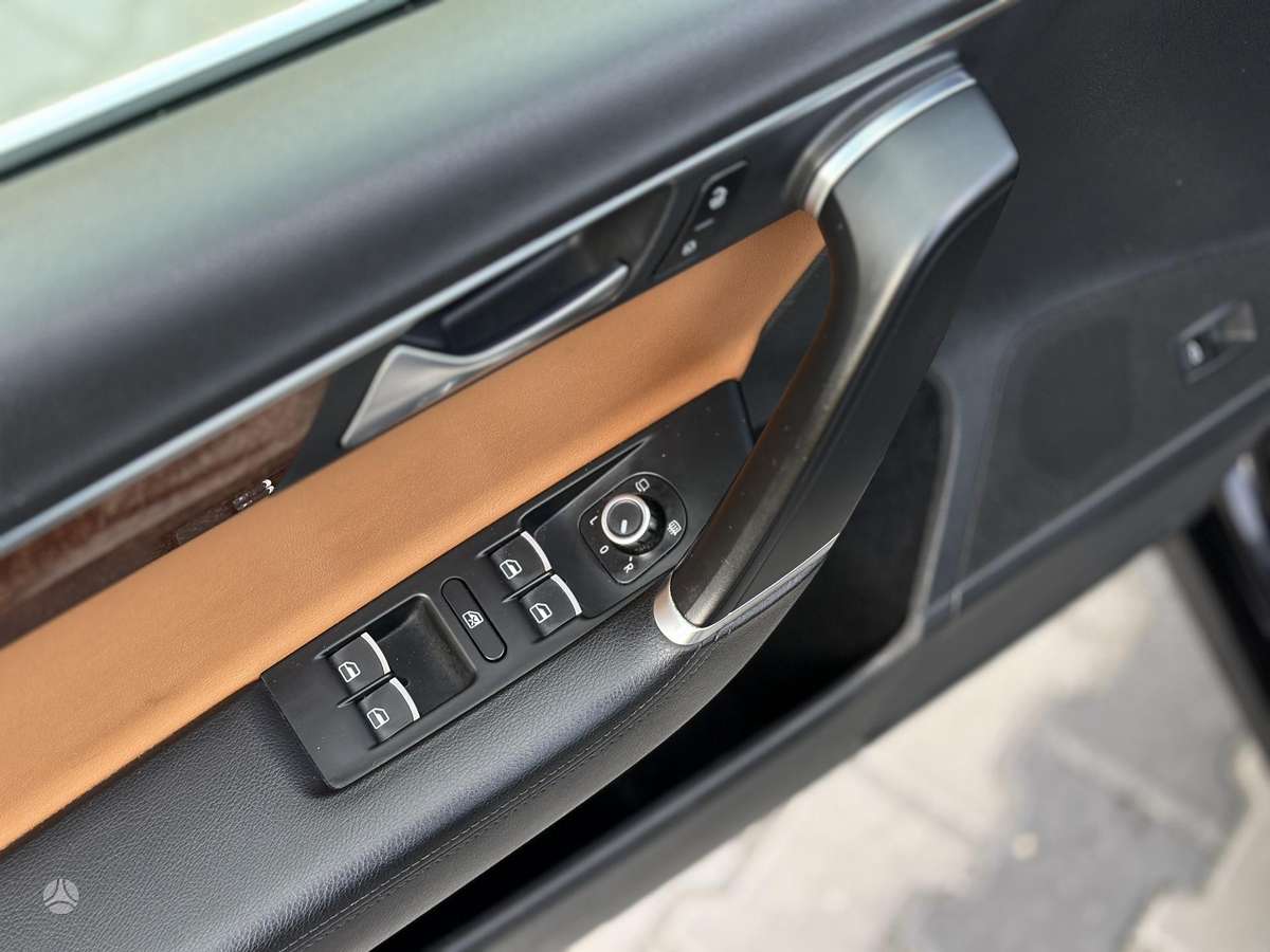 Volkswagen Passat 2012 — photo 15