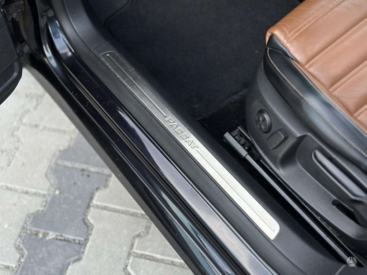 Volkswagen Passat 2012 — photo 16