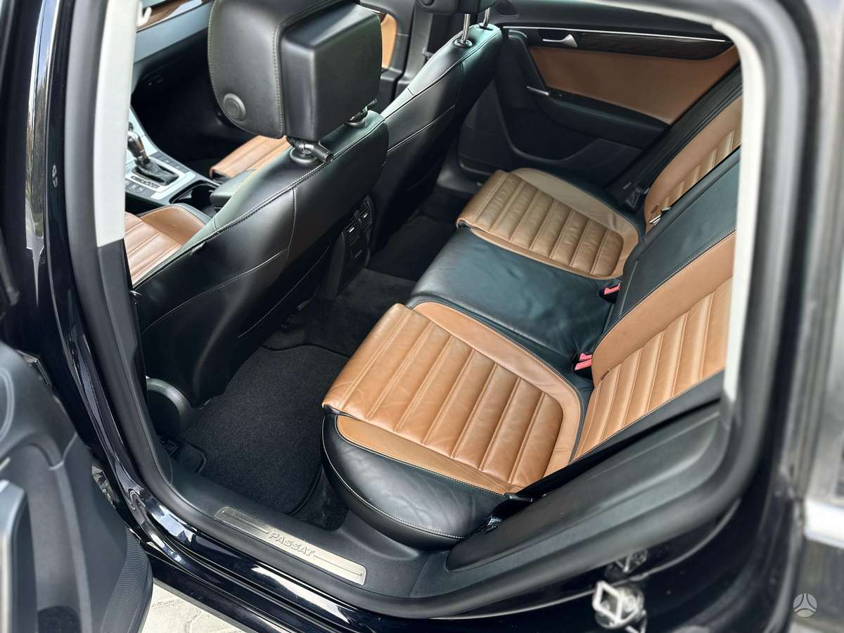 Volkswagen Passat 2012 — photo 17