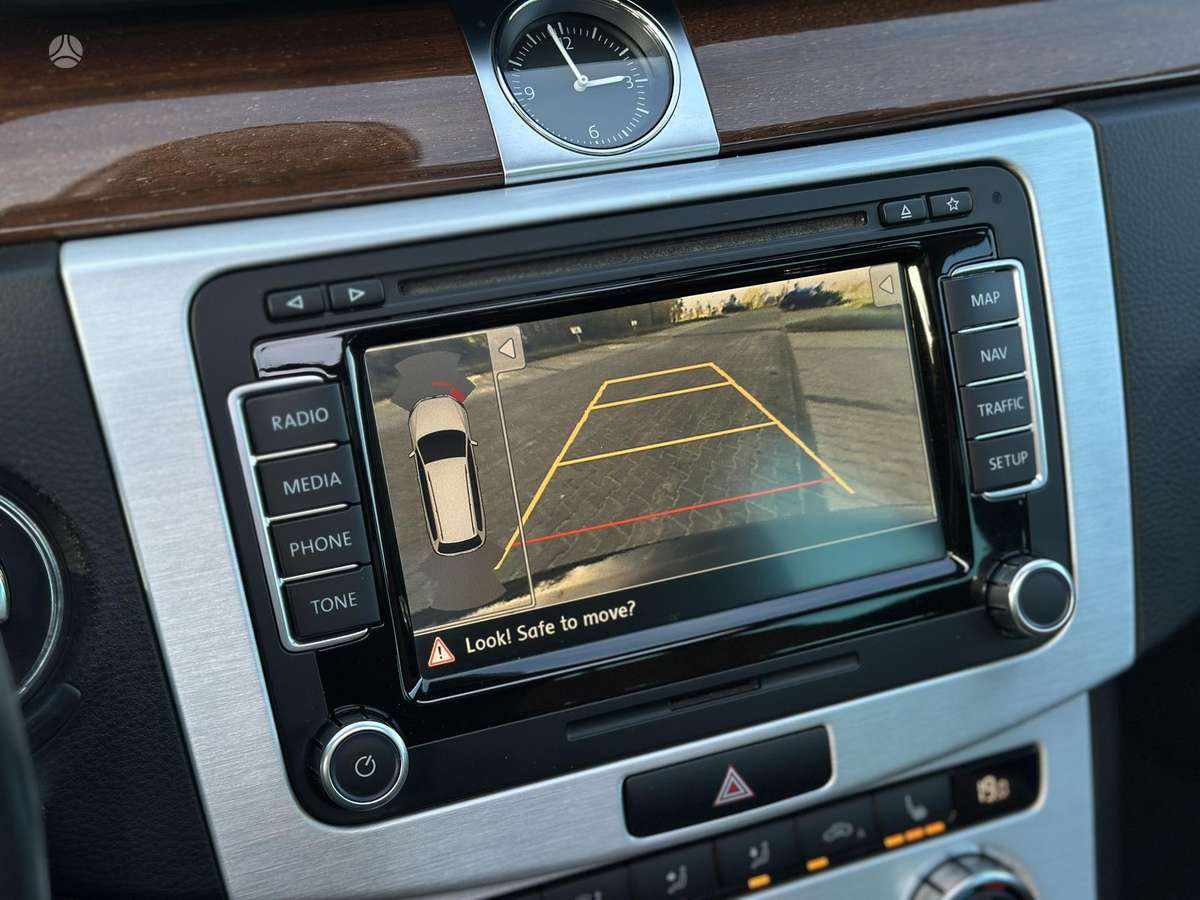 Volkswagen Passat 2012 — photo 24