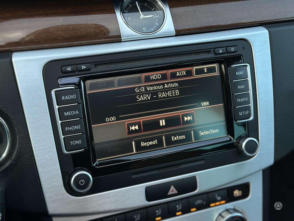 Volkswagen Passat 2012 — photo 26