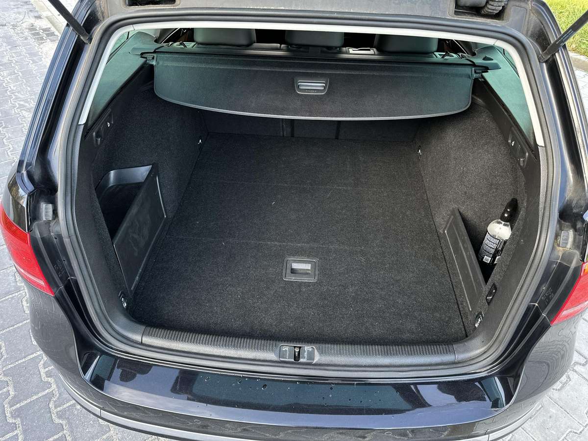 Volkswagen Passat 2012 — photo 28