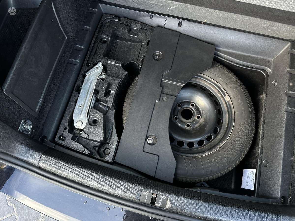 Volkswagen Passat 2012 — photo 29