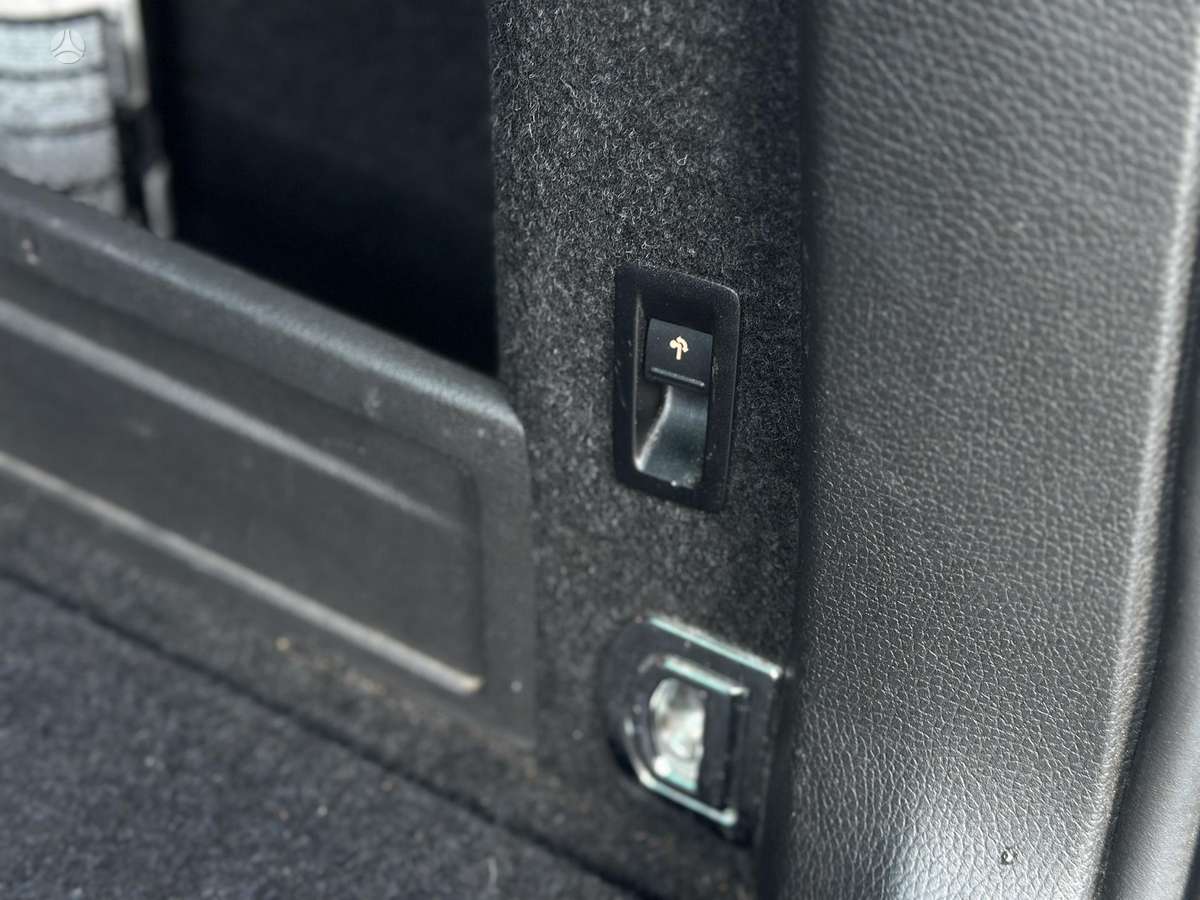 Volkswagen Passat 2012 — photo 30