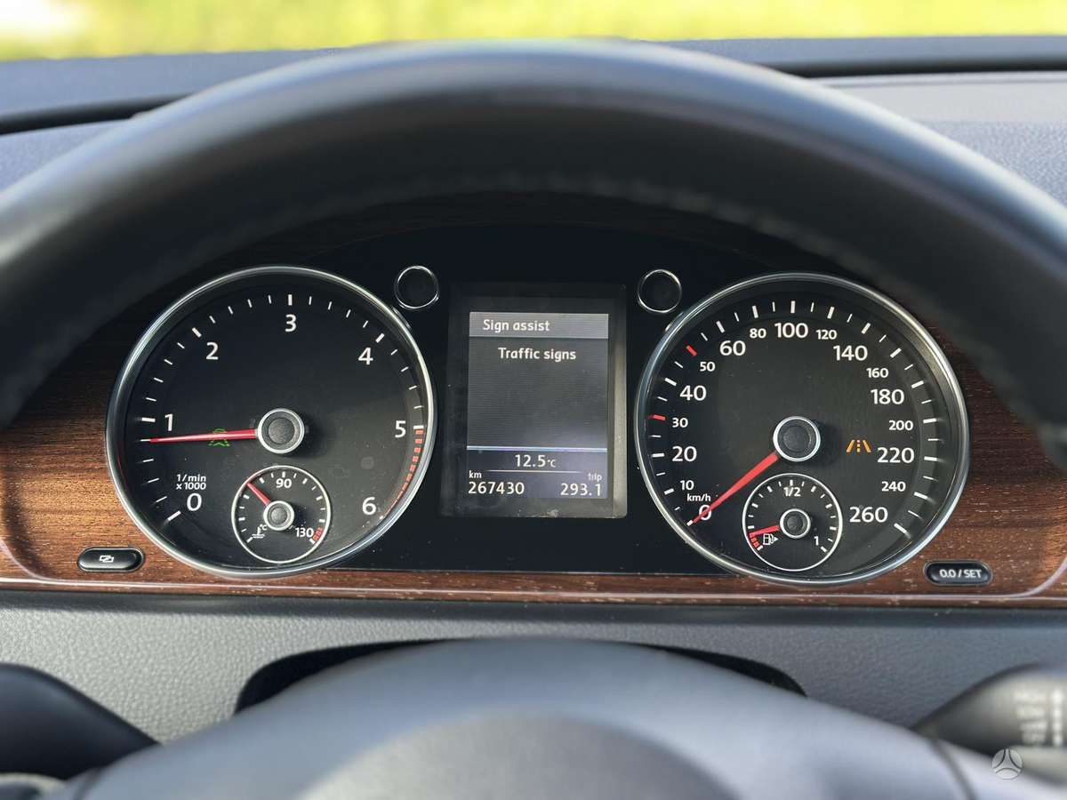 Volkswagen Passat 2012 — photo 39
