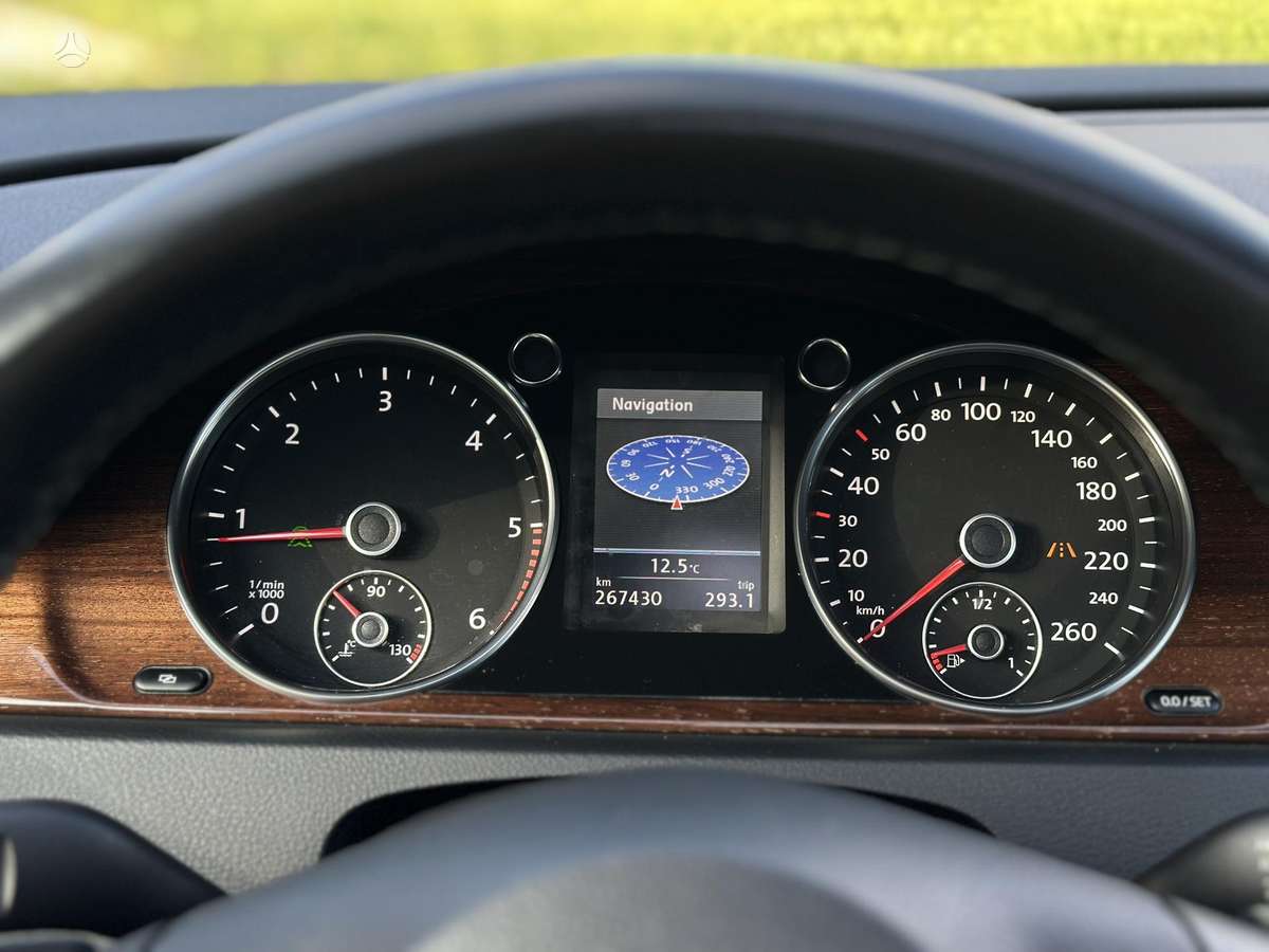 Volkswagen Passat 2012 — photo 41