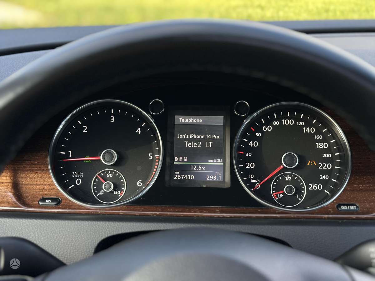 Volkswagen Passat 2012 — photo 42
