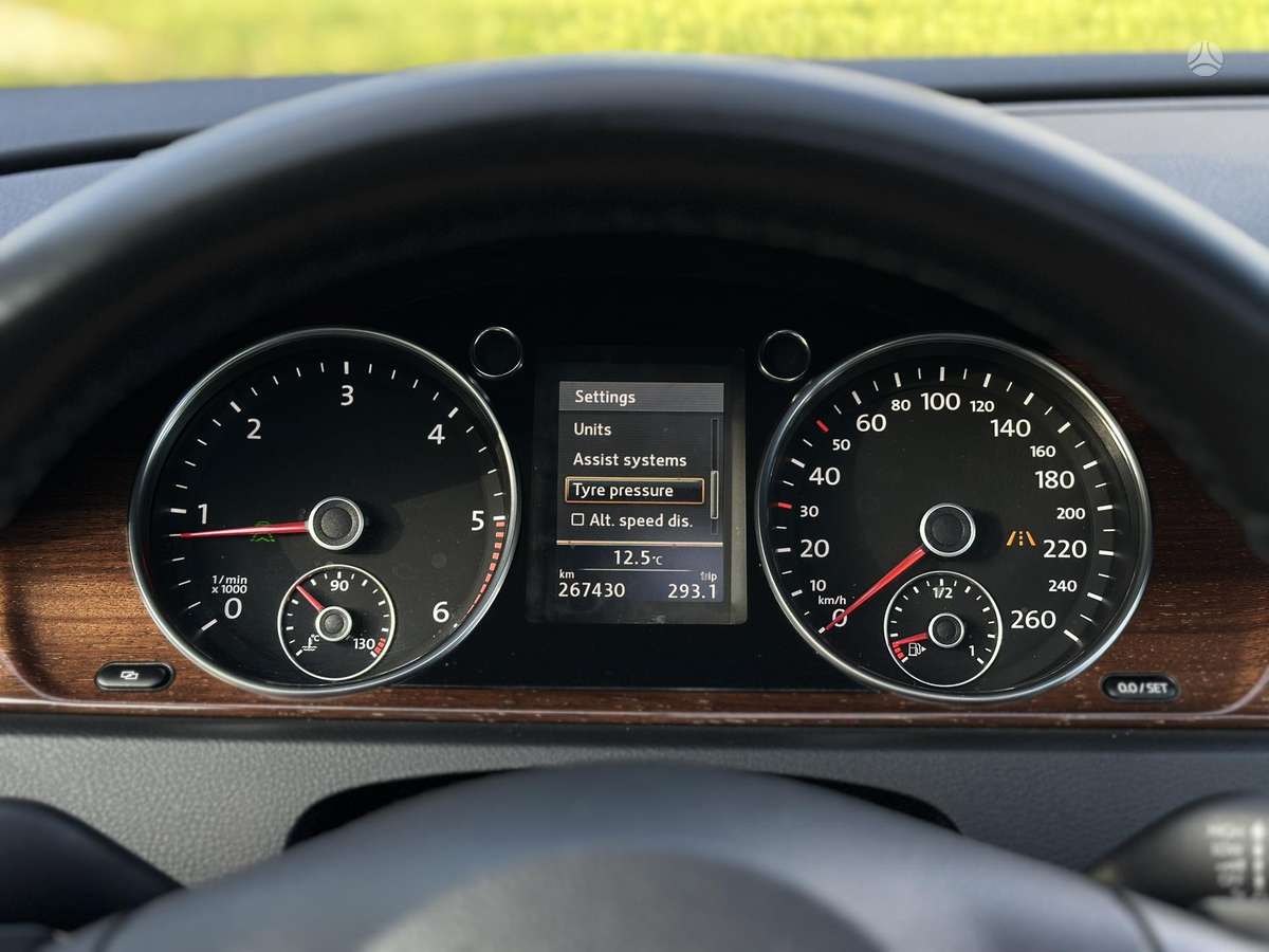 Volkswagen Passat 2012 — photo 46