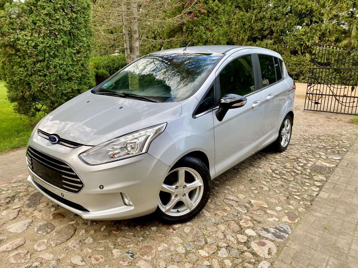 Ford B-MAX 2014 — rear view