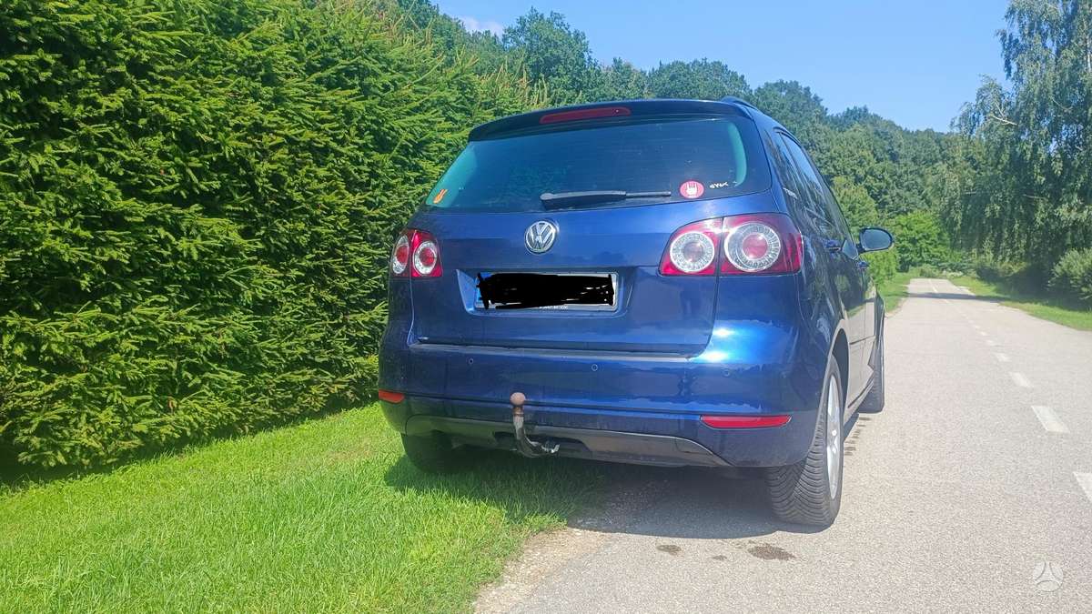 Volkswagen Golf 2010 — engine