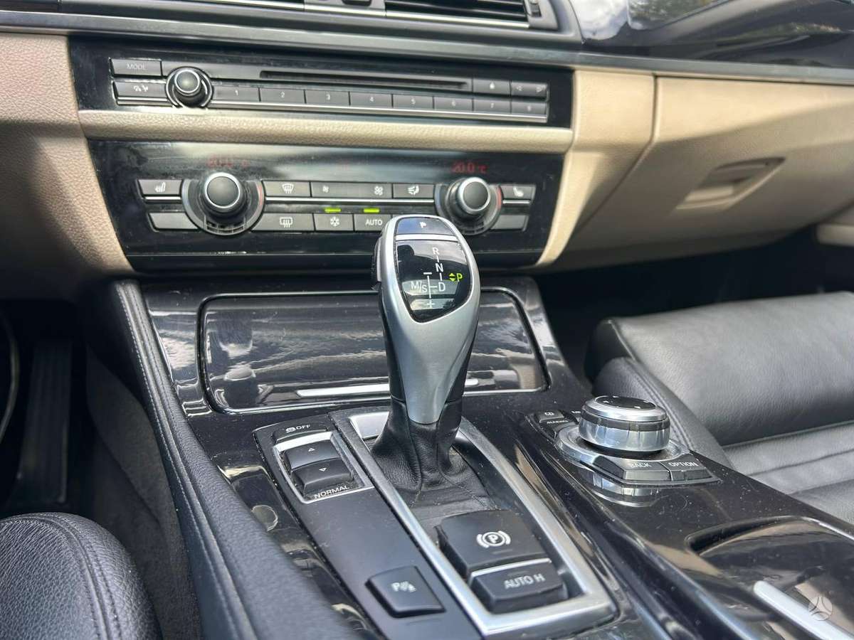 BMW 530 2010 — photo 11