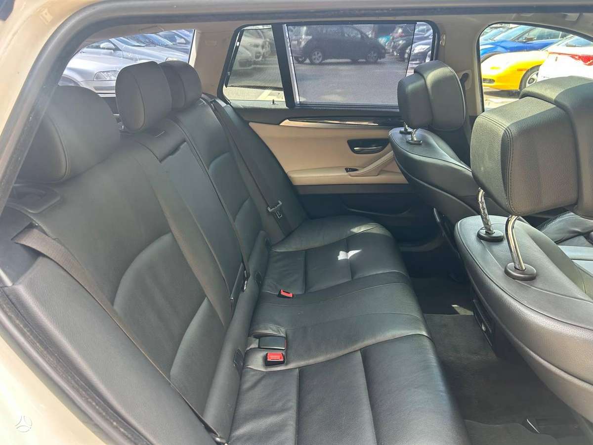 BMW 530 2010 — photo 13