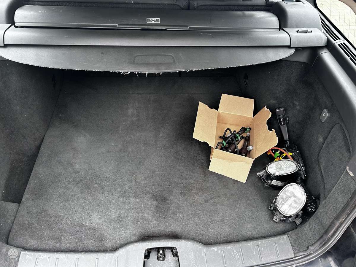 Volvo V50 2011 — photo 10