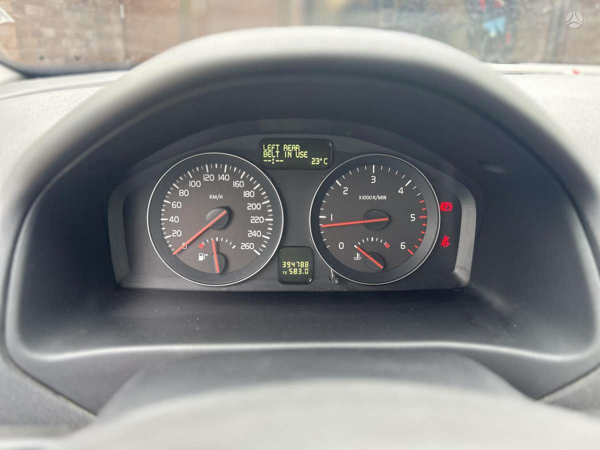 Volvo V50 2011 — photo 11