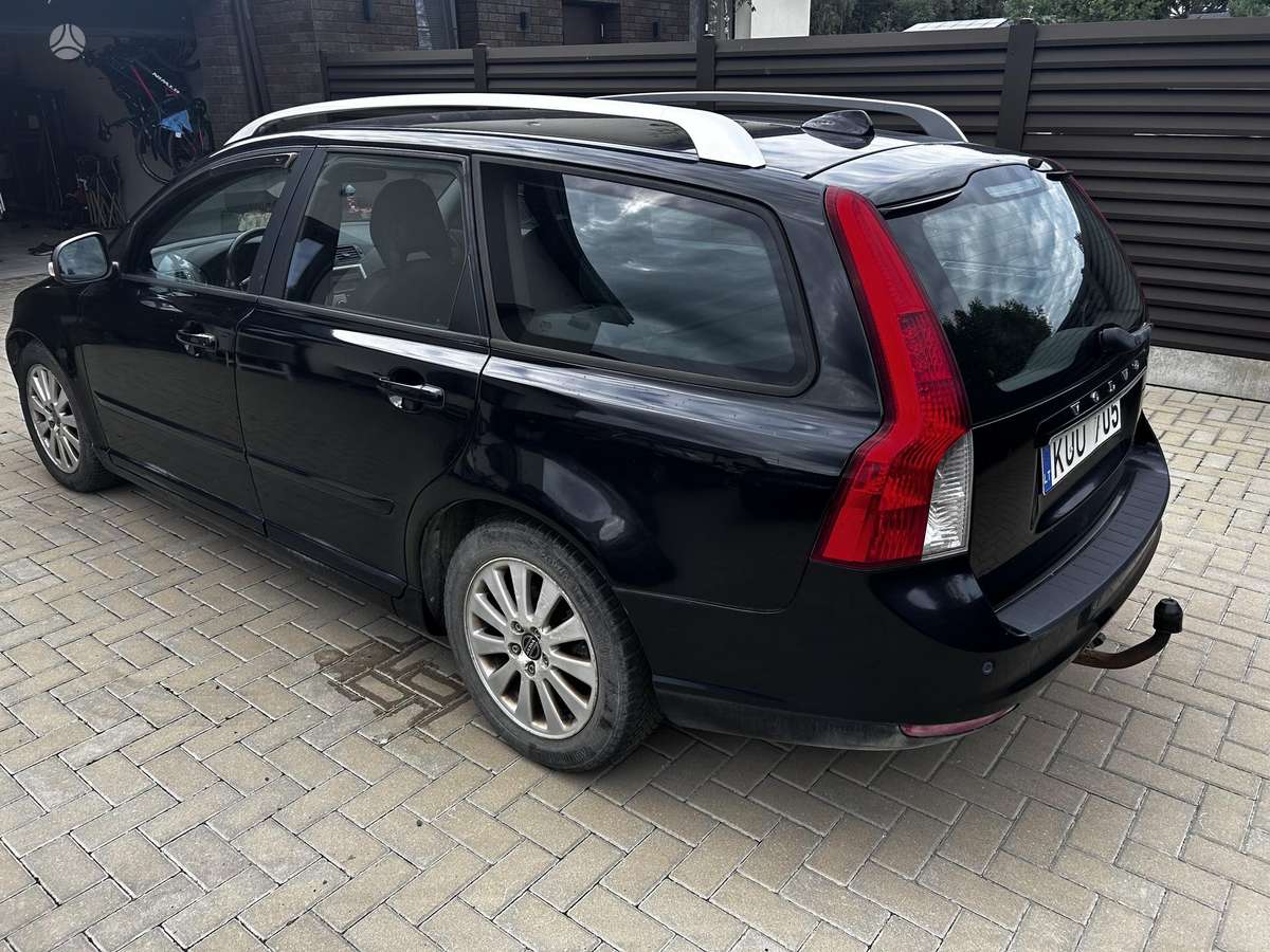 Volvo V50 2011 — engine 1560 cm³, 116 HP (85kW)