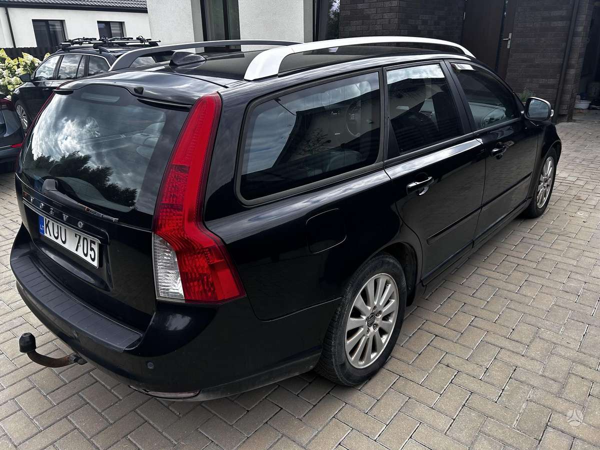 Volvo V50 2011 — photo 6