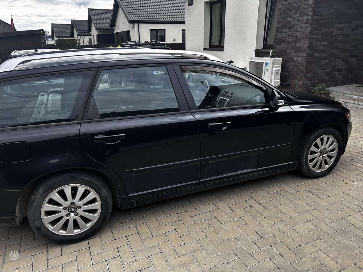 Volvo V50 2011 — photo 7