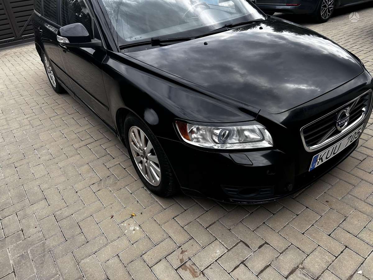 Volvo V50 2011 — photo 8