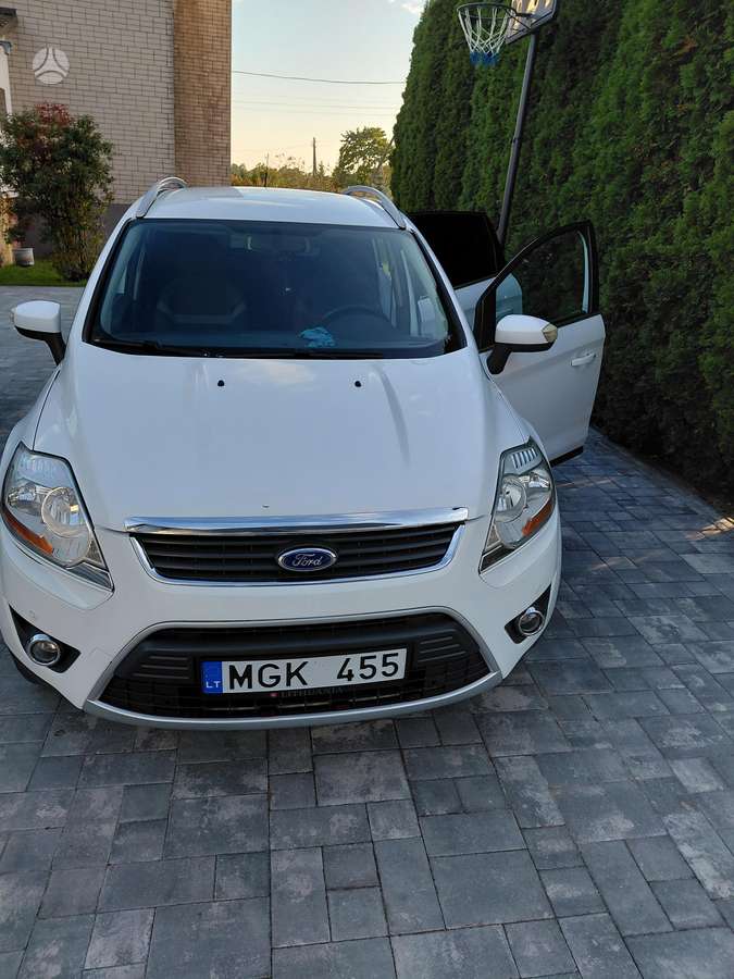 Ford Kuga 2010 — вигляд ззаду
