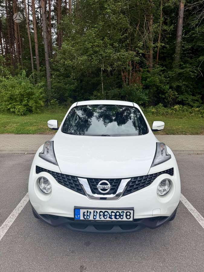 Nissan Juke 2015 — rear view
