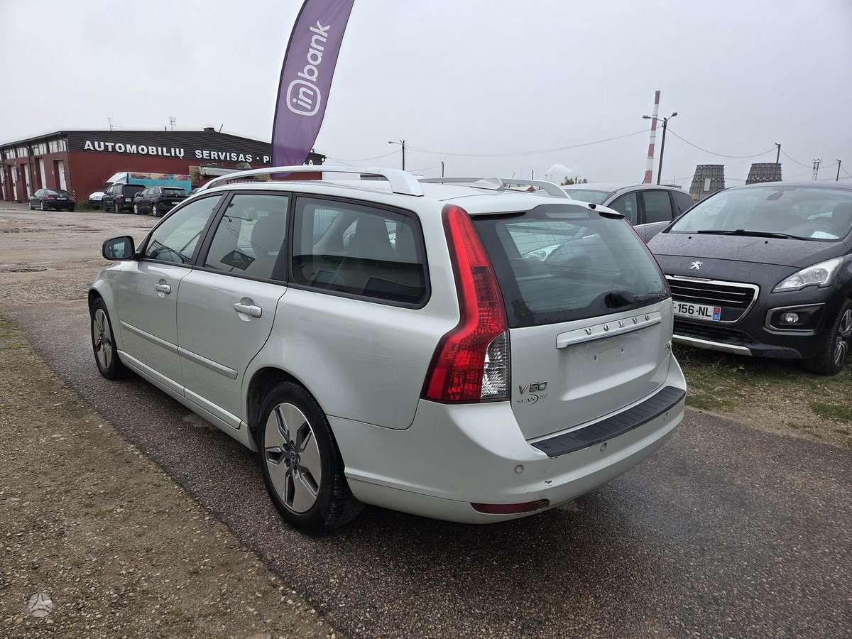 Volvo V50 2012 — photo 5