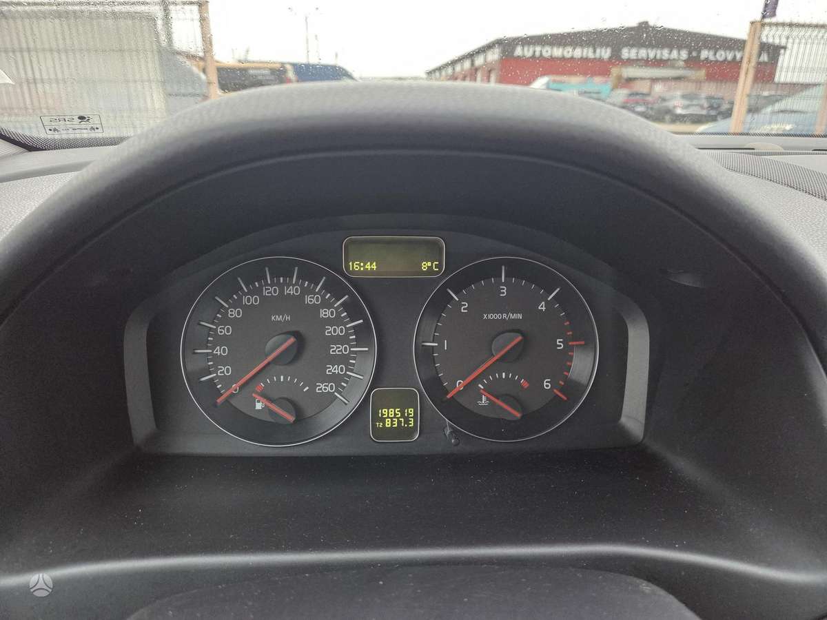 Volvo V50 2012 — photo 9
