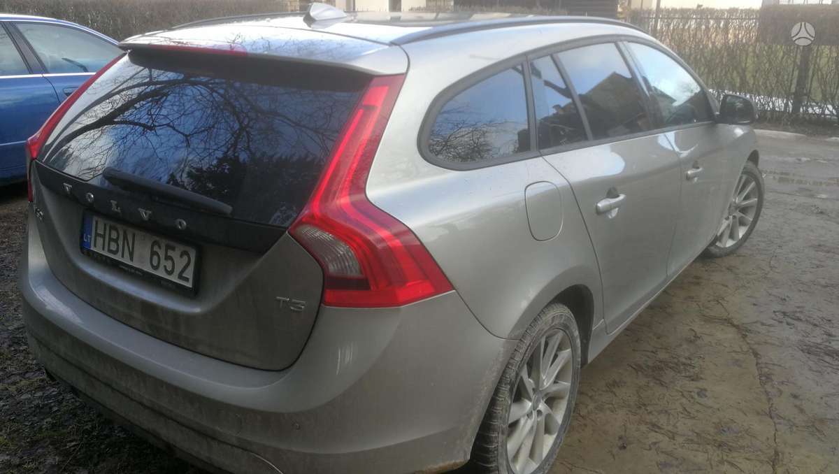 Volvo V60 2014 — rear view
