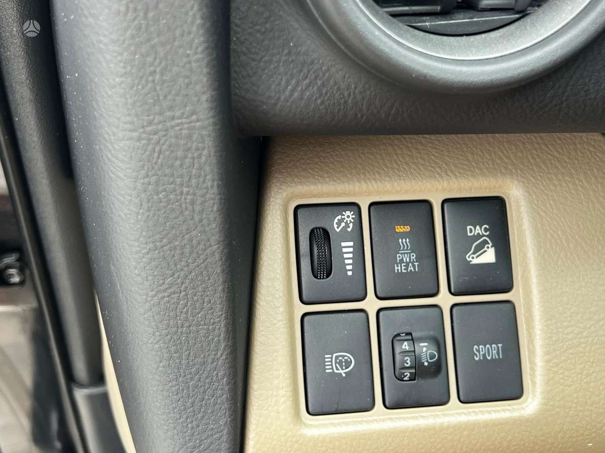Toyota RAV4 2010 — photo 6