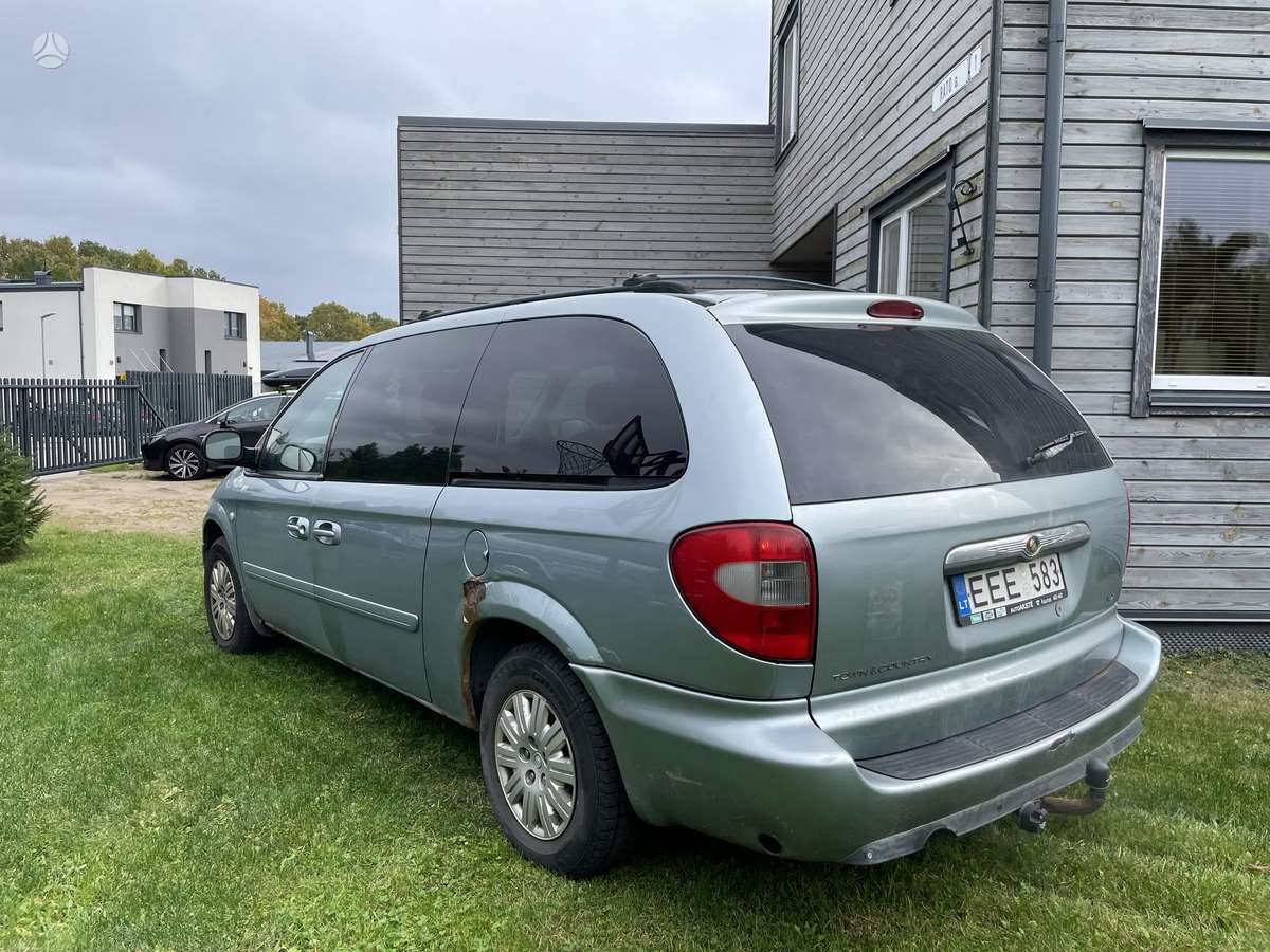 Chrysler Town 2006 — engine 3301 cm³, 185 HP (136kW)