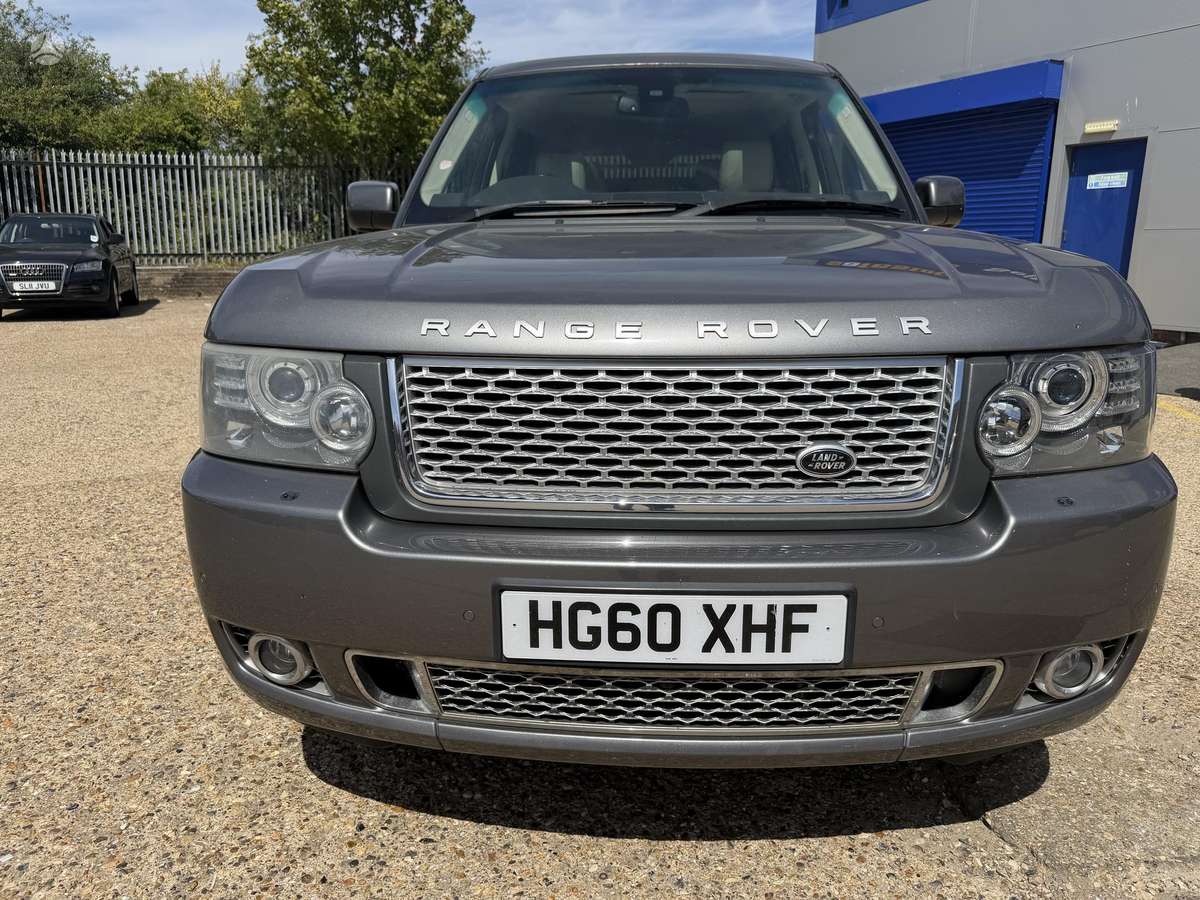 Land Rover 2011 — вигляд ззаду