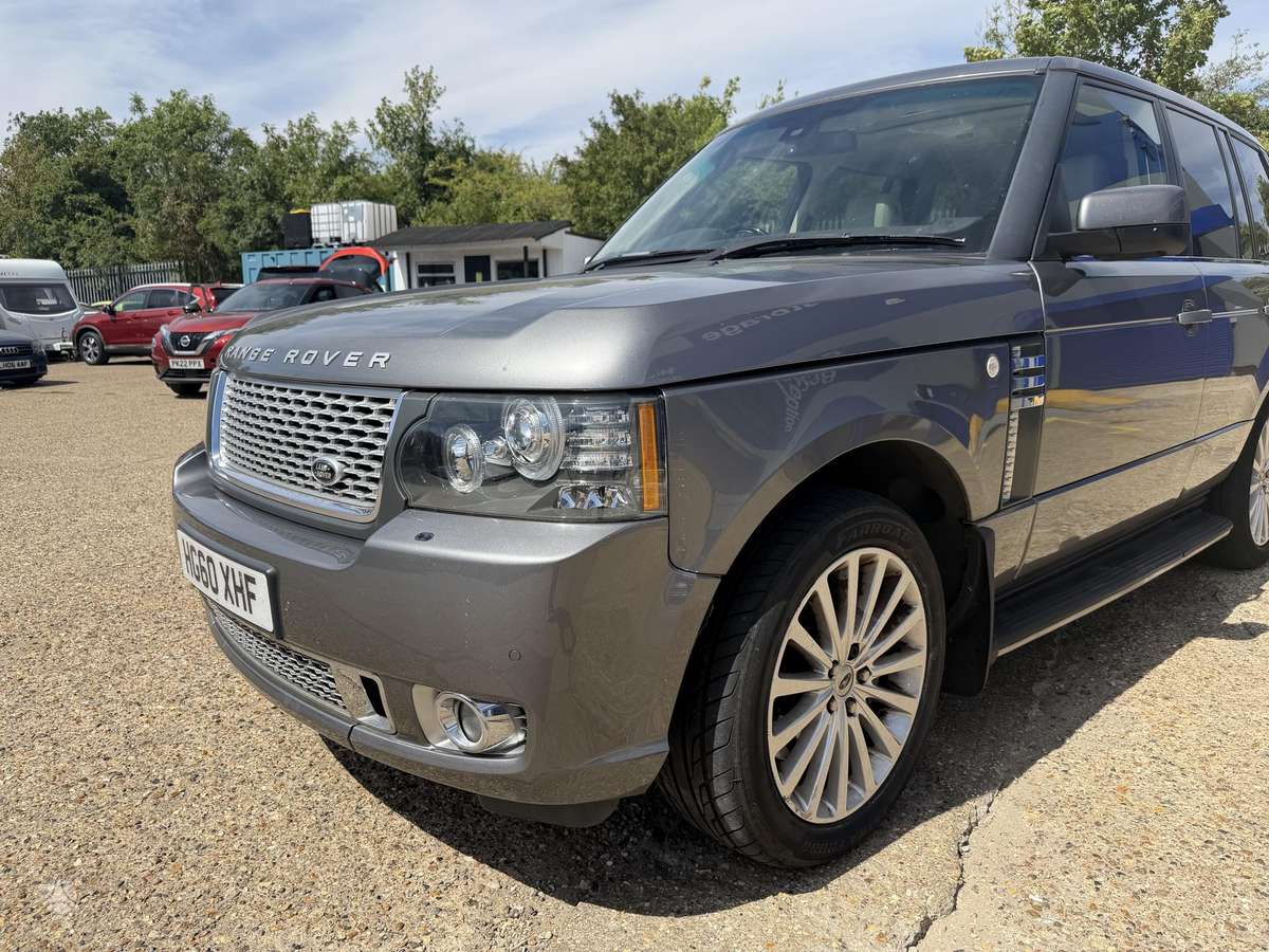 Land Rover 2011 — салон